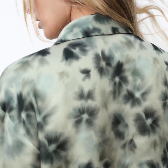 Zara Satin Effect Basic Shirt (M) - Picture 3 of 5